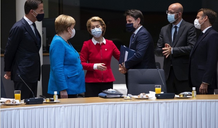 Η Σύνοδος Κορυφής θα συνεχιστεί το απόγευμα – Διαφαίνεται συμφωνία