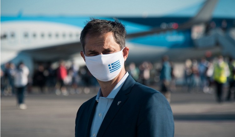 Επίσκεψη Θεοχάρη σε περιφερειακά αεροδρόμια