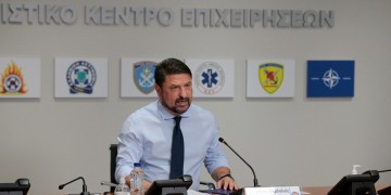 Χαρδαλιάς: Πού γίνεται υποχρεωτική η χρήση μάσκας από αύριο – Νέα μέτρα