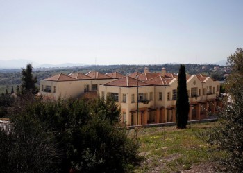 Ελεύθερη πτώση για τα Εκπαιδευτήρια Ζηρίδη – Δεσμεύτηκε η περιουσία της οικογένειας