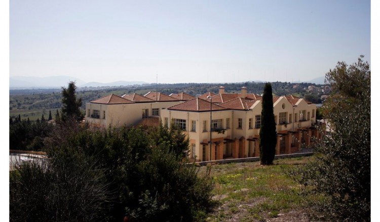 Ελεύθερη πτώση για τα Εκπαιδευτήρια Ζηρίδη – Δεσμεύτηκε η περιουσία της οικογένειας