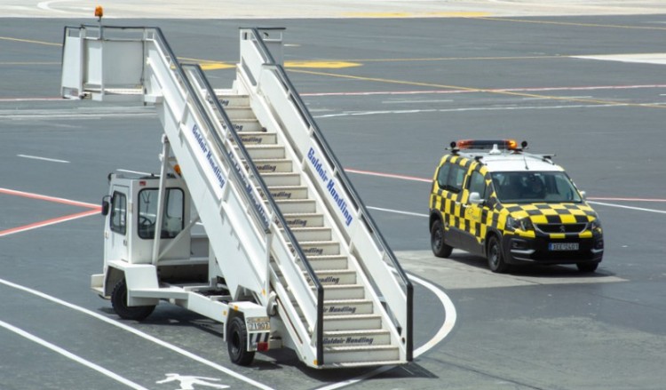 ΕΕ: Οι ταξιδιωτικοί κανονισμοί λόγω κορονοϊού προκαλούν σύγχυση