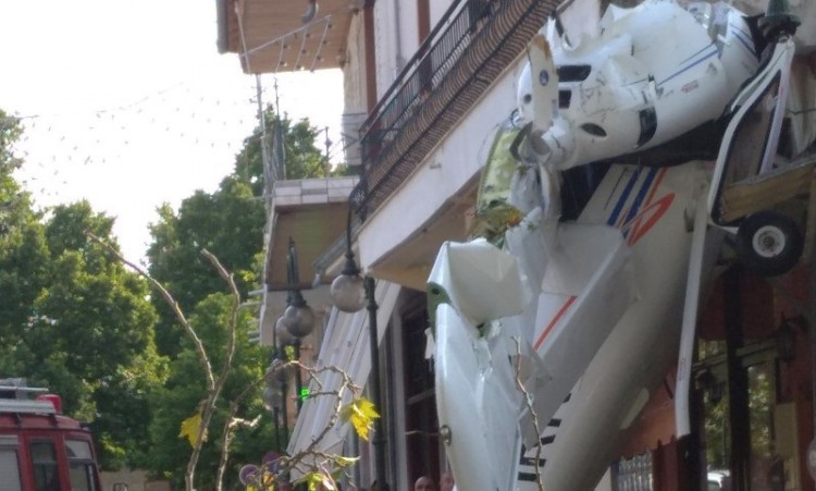 Σέρρες: Στο νοσοκομείο ο 19χρονος χειριστής του μονοκινητήριου που κατέπεσε στην Πρώτη (βίντεο, φωτο)