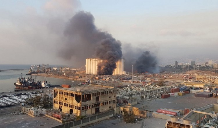Πολύνεκρες εκρήξεις στη Βηρυτό – Δείτε LIVE τι γίνεται στην περιοχή (φωτο, βίντεο)