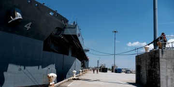 Στην Κρήτη σήμερα το αμερικανικό ελικοπτεροφόρο Hershel «Woody» Williams