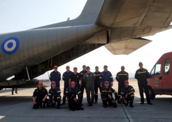 Διασώστες της Πυροσβεστικής στον Λίβανο, μετά τη φονική έκρηξη