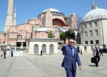 Αμετανόητος και εκνευρισμένος ο Ερντογάν – Η Τουρκία συνεχίζει τις γεωτρήσεις (φωτο, βίντεο)