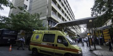 Νεαρός με κορονοϊό έφυγε από το νοσοκομείο «Ευαγγελισμός»