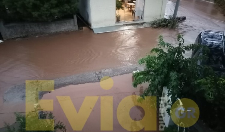 Κακοκαιρία στην Εύβοια: Δύο νεκροί, δραματική κατάσταση (βίντεο)