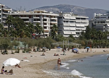 Κατάλληλες για κολύμπι 199 ακτές της Αττικής και των νησιών της