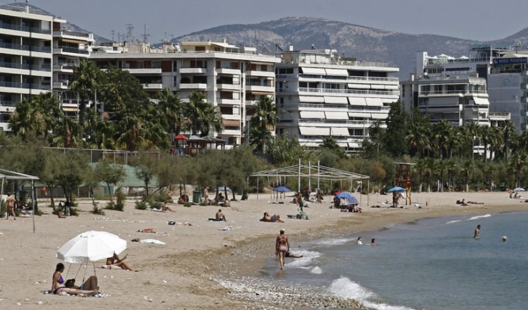 Κατάλληλες για κολύμπι 199 ακτές της Αττικής και των νησιών της