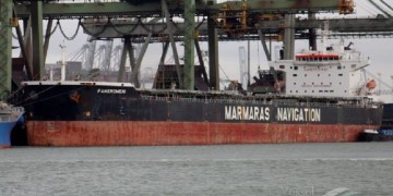 Φωτιά σε πλοίο υπό ελληνική σημαία στην Αραβική Θάλασσα