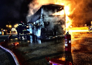 Φωτιά σε λεωφορείο που εκτελούσε το δρομολόγιο Ιωάννινα-Αθήνα