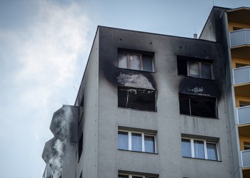 Πυρκαγιά σε πολυκατοικία στην Τσεχία: 11 νεκροί, μεταξύ αυτών 3 παιδιά