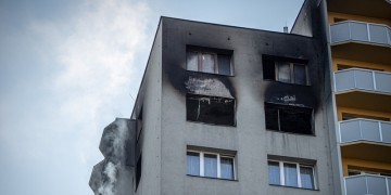 Πυρκαγιά σε πολυκατοικία στην Τσεχία: 11 νεκροί, μεταξύ αυτών 3 παιδιά
