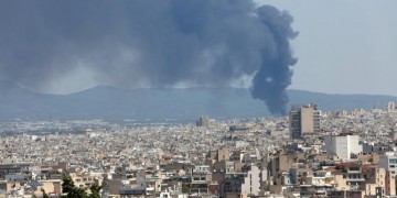 Το ΥΠΕΝ για τη φωτιά στη Μεταμόρφωση - Μετρήσεις ποιότητας της ατμόσφαιρας