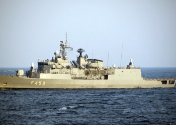 Κρήτη: Μάζεψαν φαγητά και έκαναν... ντελίβερι στη φρεγάτα «Σπέτσαι» (βίντεο)