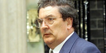 Πέθανε ο Τζον Χιουμ, ο αρχιτέκτονας της συμφιλίωσης στη Βόρεια Ιρλανδία