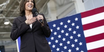 ΗΠΑ: Η γερουσιαστής Κάμαλα Χάρις υποψήφια αντιπρόεδρος με τον Τζο Μπάιντεν