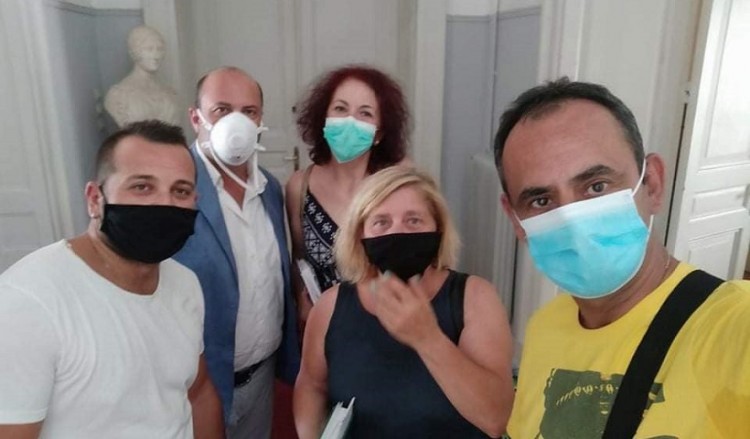 Η Εύξεινος Λέσχη Ποντίων Κέρκυρας στη δήμαρχο του νησιού Μερόπη Υδραίου