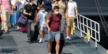 Πώς κατανέμονται τα 204 νέα κρούσματα – Τα επίκεντρα, τα εισαγόμενα και τα «ορφανά»