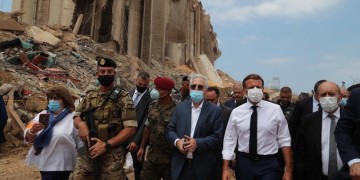 Επιμένει ο Μακρόν στη διεθνή έρευνα για την έκρηξη στη Βηρυτό