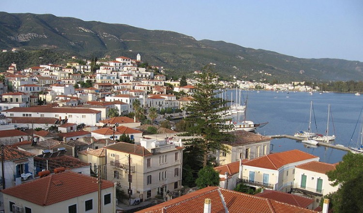 Συνεργεία της Περιφέρειας Αττικής σε Πόρο και Τροιζηνία για ελέγχους και απολυμάνσεις