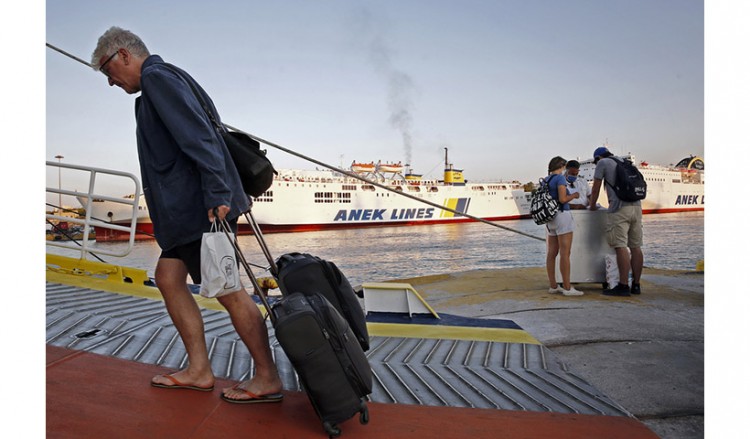 Κοινωνικός τουρισμός ΟΑΕΔ: Συνολικά 45.715 ενεργοποιήθηκαν σε τουριστικά καταλύματα από 1/8