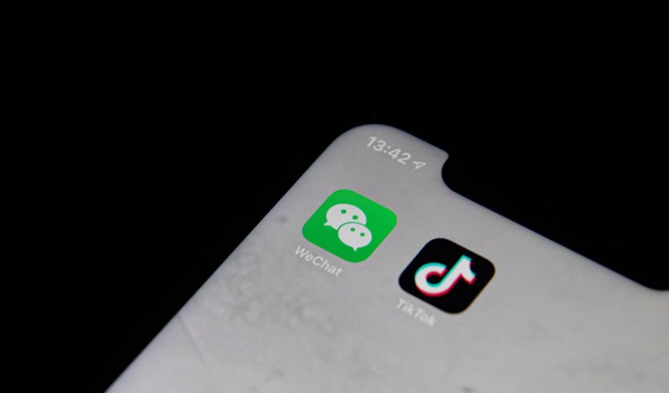 Ο Τραμπ κορυφώνει την πίεση στο TikTok και το WeChat