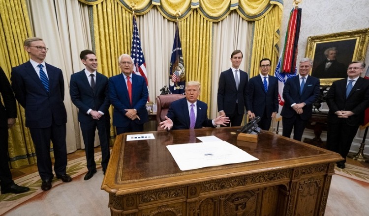 Ιστορική συμφωνία ανάμεσα στο Ισραήλ και τα Ηνωμένα Αραβικά Εμιράτα, με τη βοήθεια Τραμπ