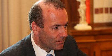 Βέμπερ: Η ΕΕ πρέπει να επιβάλλει κυρώσεις στην Τουρκία