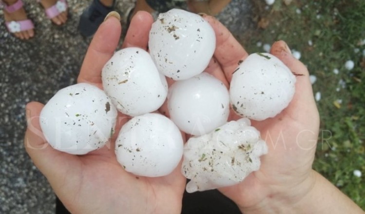 Απίστευτο χαλάζι στο Νεστόριο Καστοριάς (φωτο, βίντεο)