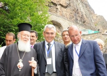 Χαρακόπουλος: Αυτοψία από ξένους εμπειρογνώμονες και αποκατάσταση αγιογραφιών στην Παναγία Σουμελά