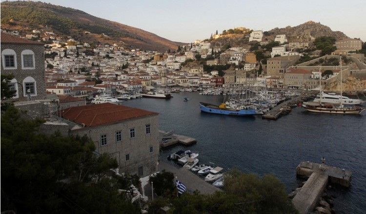 Πού να κολυμπήσετε στην Ύδρα και στο Αγκίστρι