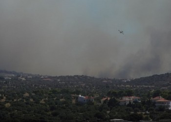 Φωτιά στην Κερατέα Αττικής, στη Φέριζα (βίντεο)
