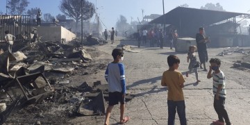 Αντώνης Λιάκος : Κι εγώ φωτιά θα έβαζα στη Μόρια