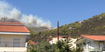 Μεγάλη φωτιά τώρα στη Νέα Μάκρη