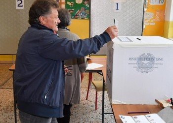 Ιταλία: Δημοψήφισμα για τον αριθμό των βουλευτών και των γερουσιαστών