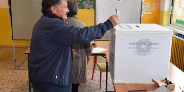 Ιταλία: Δημοψήφισμα για τον αριθμό των βουλευτών και των γερουσιαστών