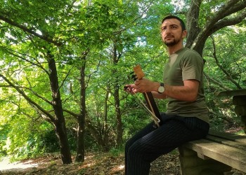 Ο Χρήστος Καλιοντζίδης ξεκινά διαδικτυακά μαθήματα ποντιακής λύρας