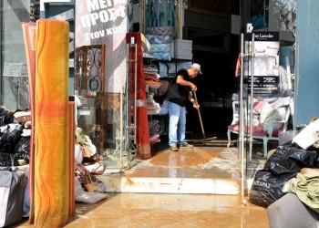 Λάσπες και απόγνωση στην Καρδίτσα, μία εβδομάδα μετά τον «Ιανό»