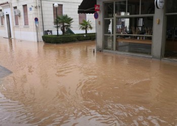 Ζημιές από τον «Ιανό» σε περισσότερα από 3.000 κτήρια διαπίστωσαν μηχανικοί του υπουργείο Υποδομών
