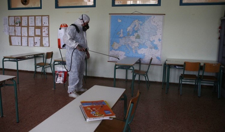 Ανοίγουν τα σχολεία: Οι οδηγίες του ΕΟΔΥ για την προστασία από τον κορονοϊό