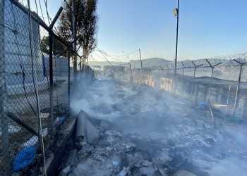 Αντώνης Λιάκος : Κι εγώ φωτιά θα έβαζα στη Μόρια 4