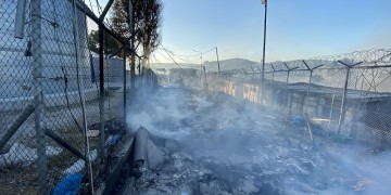 Αντώνης Λιάκος : Κι εγώ φωτιά θα έβαζα στη Μόρια 4