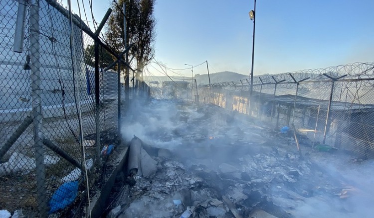 Αντώνης Λιάκος : Κι εγώ φωτιά θα έβαζα στη Μόρια 4