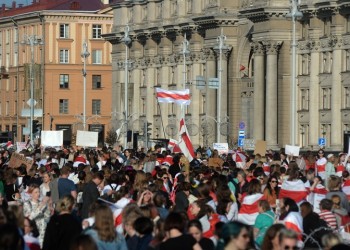Λευκορωσία: Χιλιάδες διαδηλωτές κατά του προέδρου Λουκασένκο