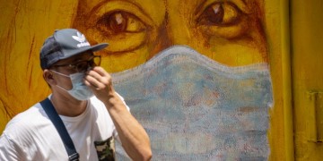 Covid-19: Το 40% της μετάδοσης του κορονοϊού γίνεται πριν από την εμφάνιση των συμπτωμάτων