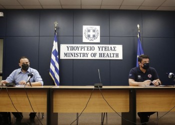 Νέα περιοριστικά μέτρα για την Αττική και τις επιβαρυμένες περιοχές ανακοίνωσε ο Χαρδαλιάς