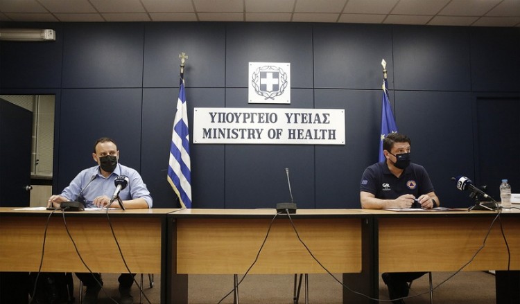 Νέα περιοριστικά μέτρα για την Αττική και τις επιβαρυμένες περιοχές ανακοίνωσε ο Χαρδαλιάς